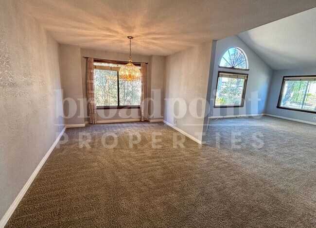 Building Photo - 10326 Oak Ranch Ln