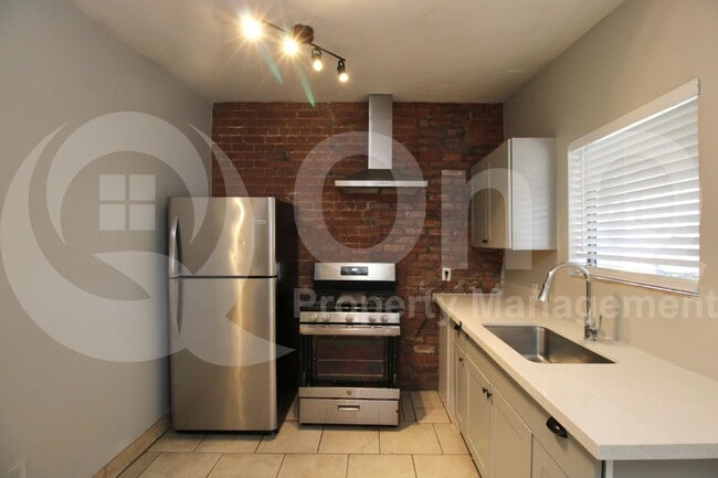 Building Photo - 1548 W McKinley St