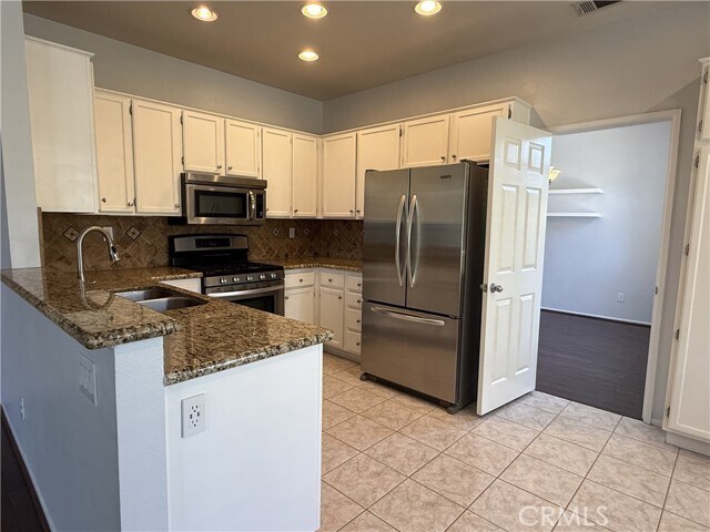 Building Photo - 2400 Cll Bienvenida