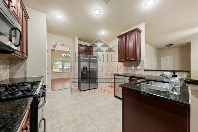 Building Photo - 306 Irish Ln