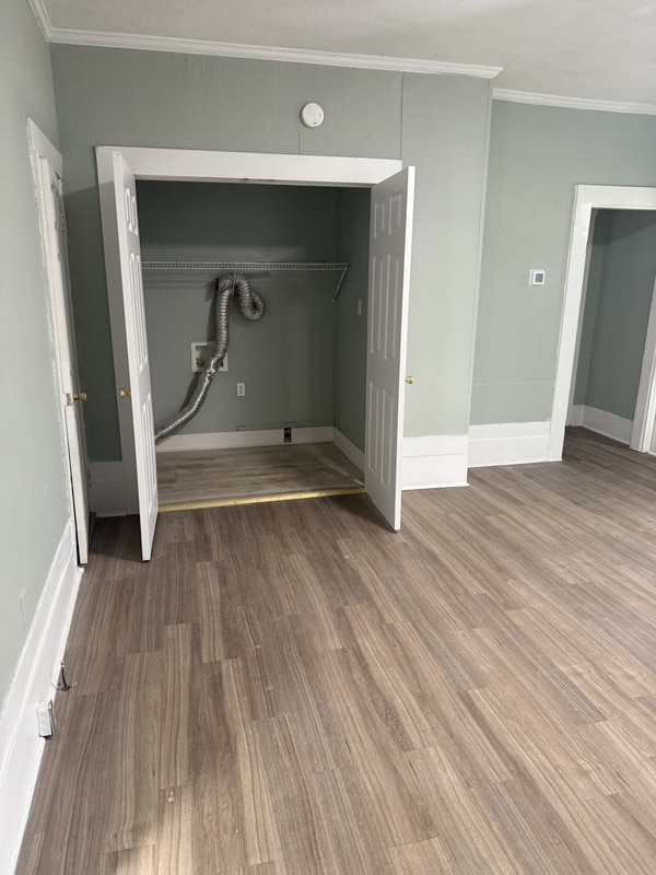 Building Photo - 702 W Columbia St