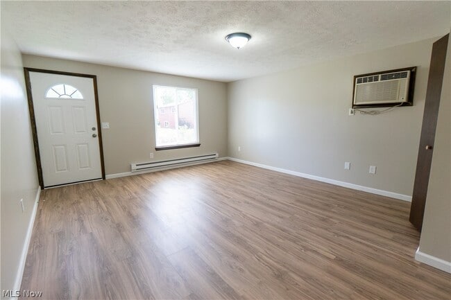 Building Photo - 5922 Albert Ave