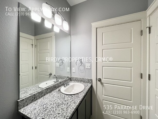 Building Photo - *3 Bed, 2 Bath Home Located Next to Canyon...