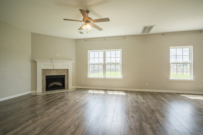 Building Photo - 418 Huntington Dr