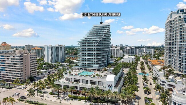 Building Photo - 3101 Bayshore Dr