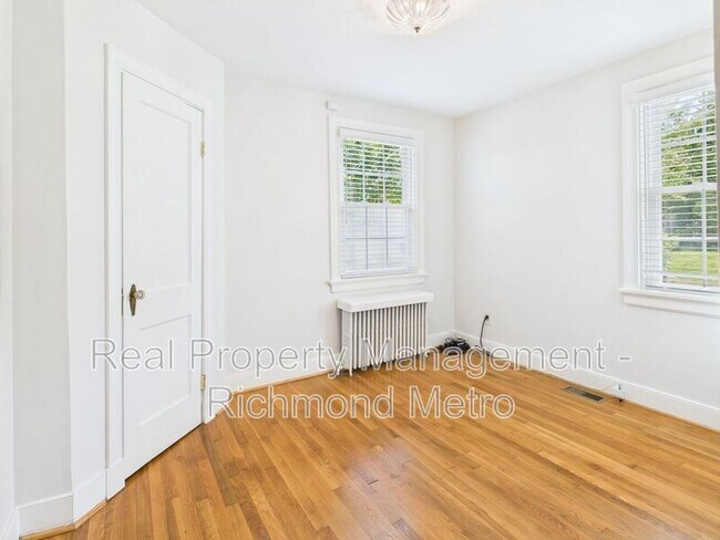 Building Photo - 1101 Normandy Dr