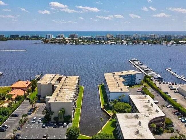 Building Photo - 200 Waterway Dr S