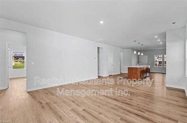 Building Photo - 534 Raspberry Hl Dr