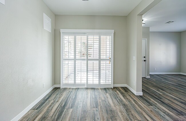 Building Photo - Green Valley Condo