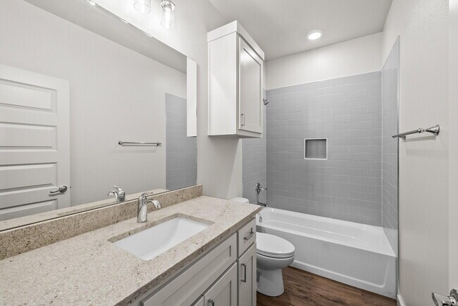 Building Photo - 10918 Albany Ave