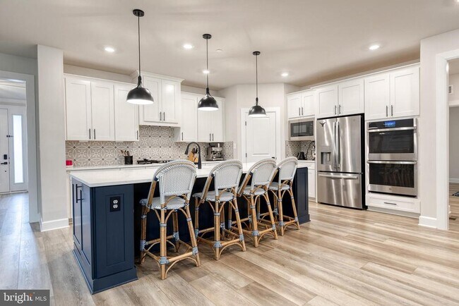 Building Photo - 7679 Cross Creek Dr