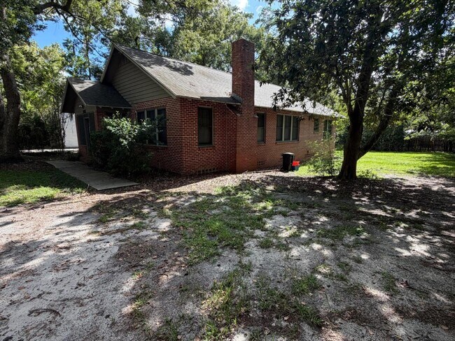 Building Photo - 402 NW 20th St