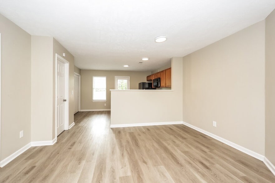 Building Photo - 8030 Logan Dr