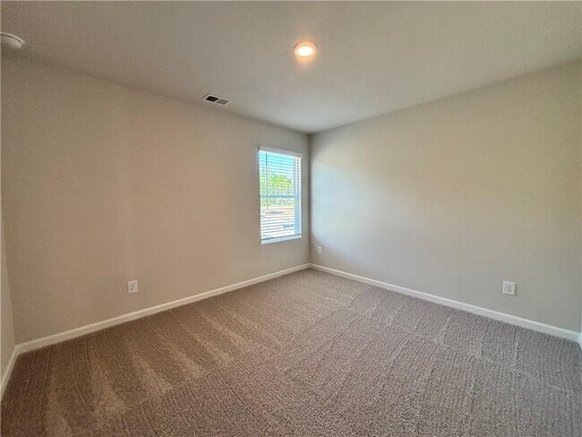 Building Photo - 101 Lavender Cir