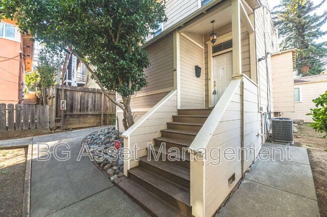 Building Photo - 639 Carolina St