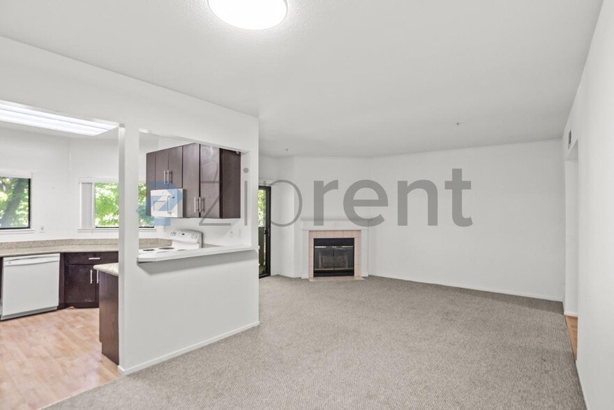 Building Photo - Unit 214