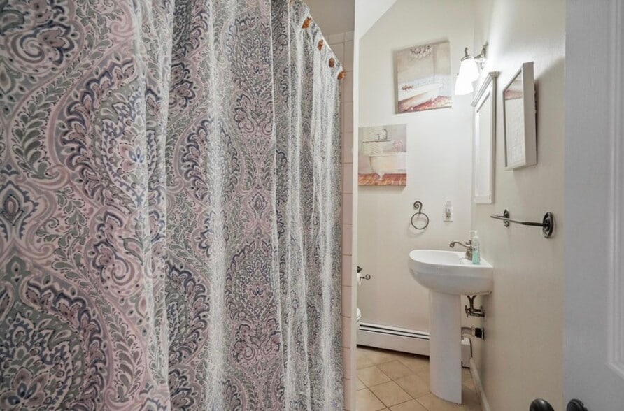 Upstairs Bath - 609 Main St