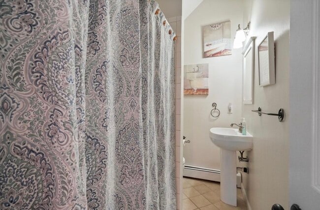Upstairs Bath - 609 Main St