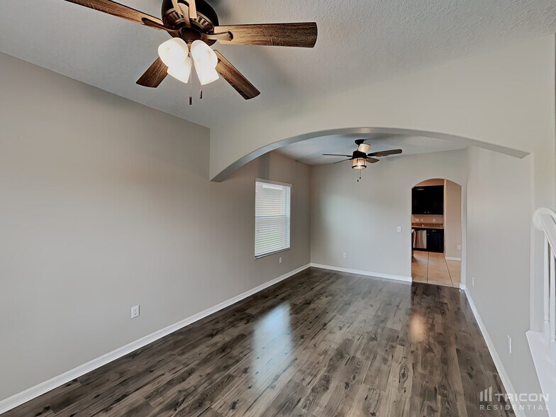 Building Photo - 13805 Newport Shores Dr