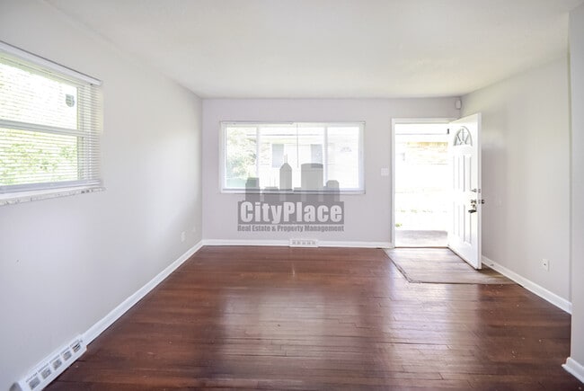 Building Photo - 2404 N Lesley Ave