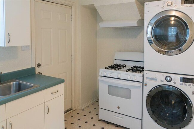 Building Photo - 1607 S 2nd St