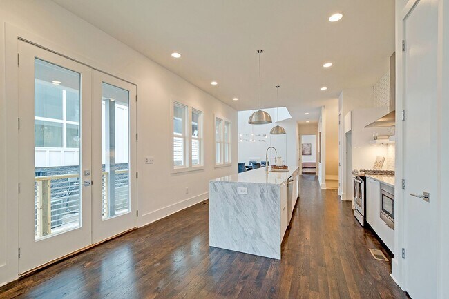 Building Photo - Modern West Nashville Living Near The Nations