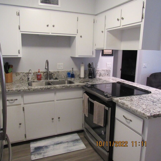 Building Photo - Short Term Rental - Condo