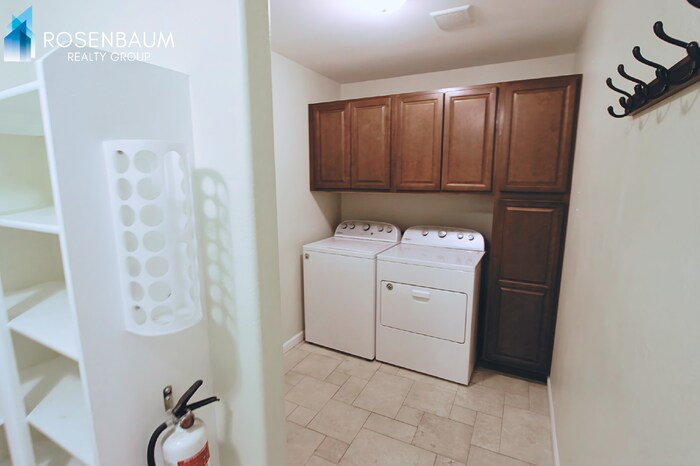 Building Photo - 1250 S Palm St