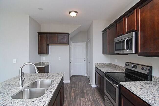 Building Photo - 421 Hosea Ct