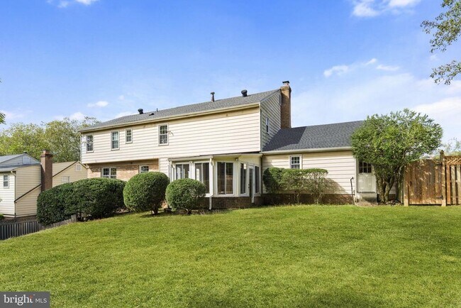 Building Photo - 9 Snug Hill Ct