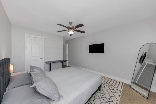 Building Photo - 4355 FL-60