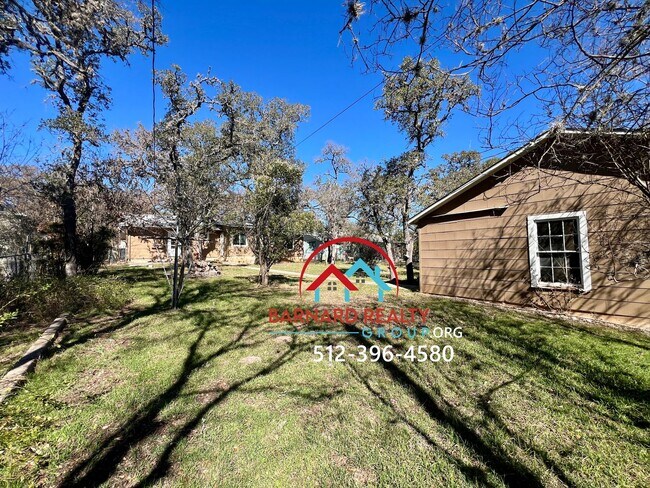 Building Photo - Available March 21: 3 Bed/2 Bath in Established Neighborhood