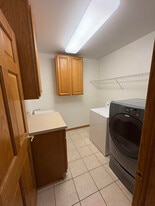 Building Photo - 310 Redruth Dr