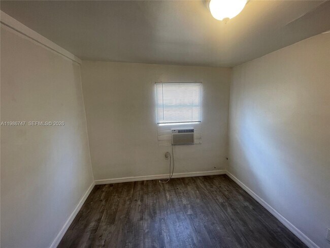 Building Photo - 5738 Garfield St