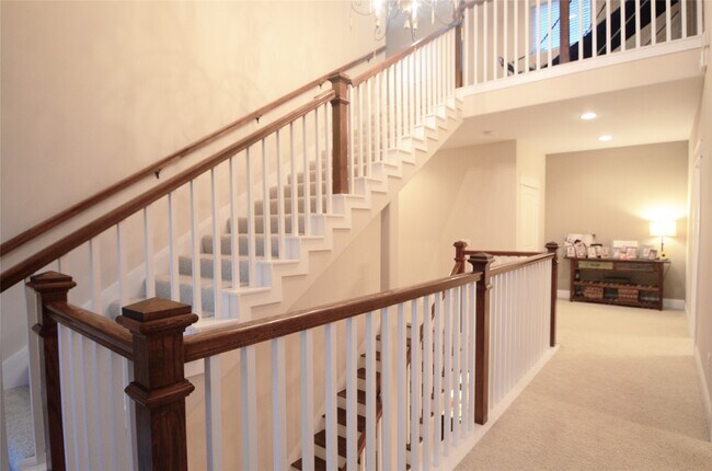 Building Photo - 8610 Ashland Way