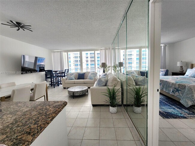 Building Photo - 3505 S Ocean Dr