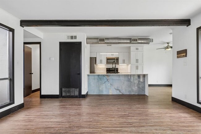 Building Photo - 100 Lido Cir