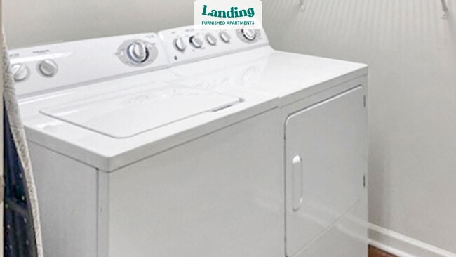 Building Photo - 3443 Kingsboro Rd NE