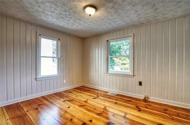 Building Photo - 6163 Lake Lanier Heights Rd