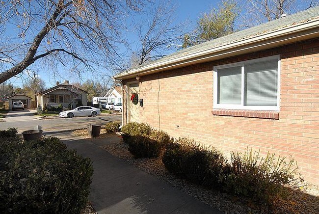 Building Photo - 1426 Clinton St