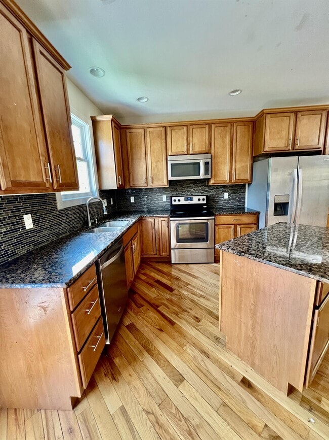 Building Photo - 40 Brownstone Dr