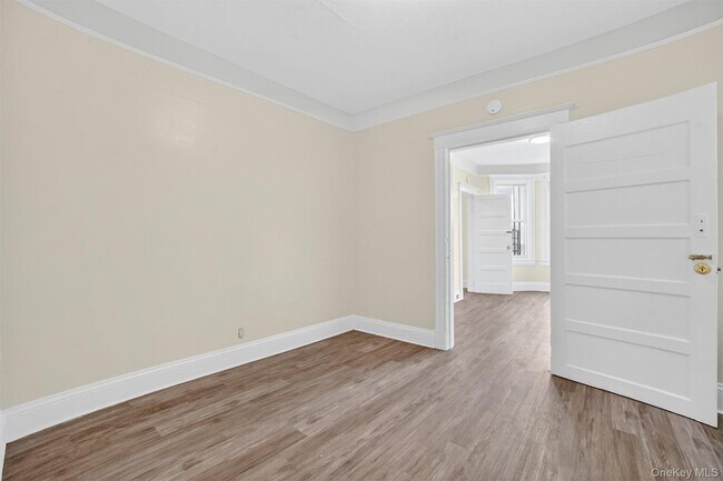 Building Photo - 52 Groshon Ave