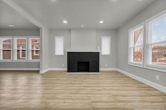 Building Photo - 14112 Mettetal St