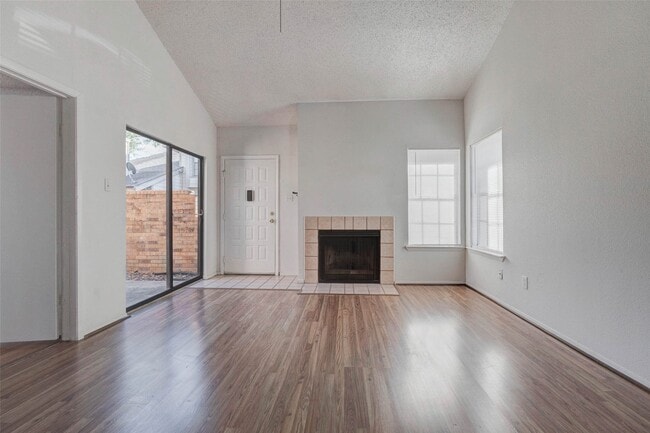 Building Photo - 200 Pecan Dr