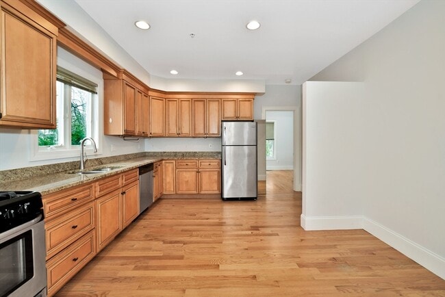 Building Photo - 22 High St