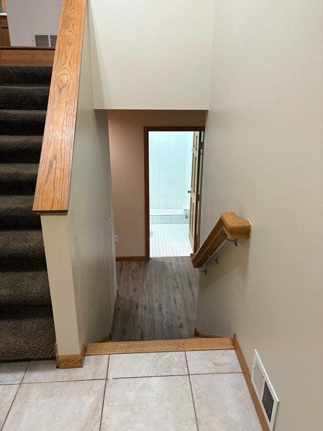 Building Photo - 1124 8th Ave SE