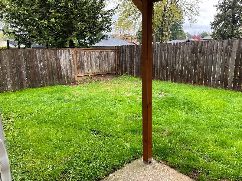 Building Photo - 250 40th Ct