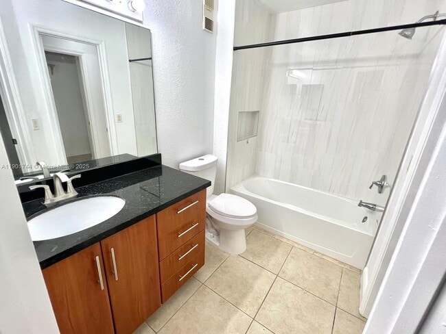 Building Photo - 3410 Pinewalk Dr N