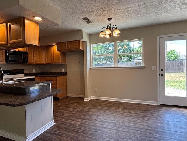 Building Photo - 5102 Benton Dr