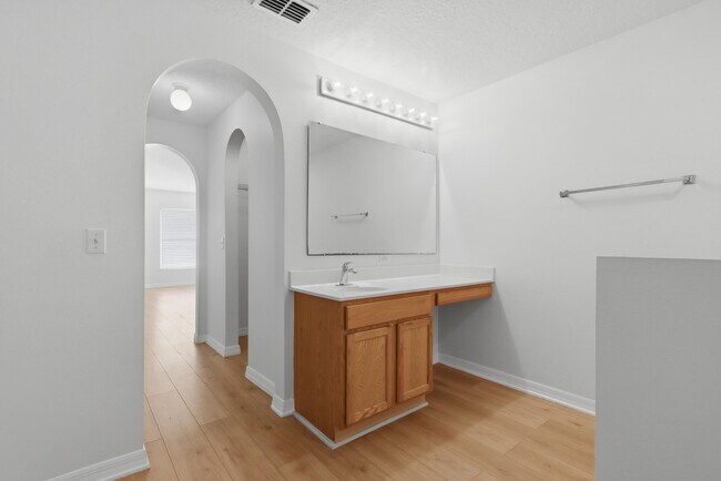 Building Photo - 3124 SW Armucher St